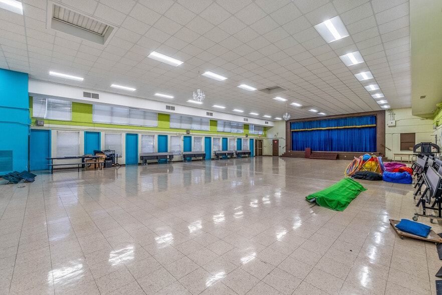 More Photos Of 5710 Wesconnett Blvd, Jacksonville Schools For Sale