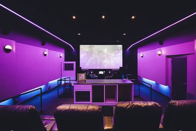 More Photos Of 5325 Topanga Canyon Blvd, Woodland Hills Office Residential For Lease