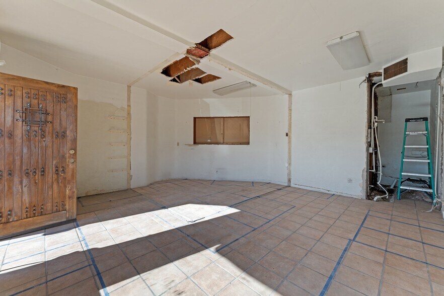 More Photos Of 176 E Wickenburg Way, Wickenburg Movie Theatre For Sale