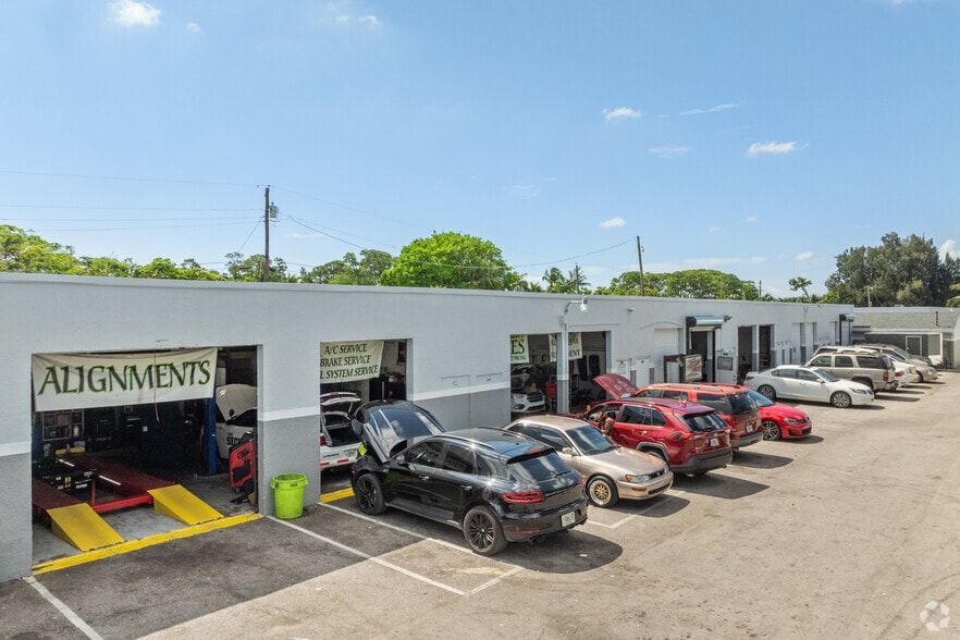 More Photos Of 5000 Lake Worth Rd, Lake Worth Warehouse For Lease