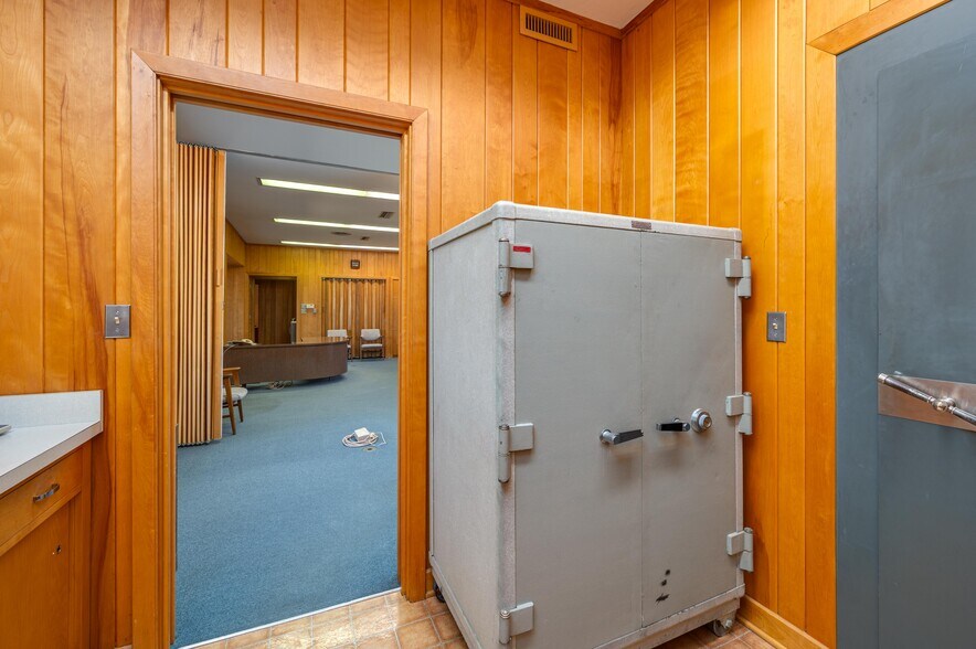 More Photos Of 510 E Parker St, Bartow Office For Sale