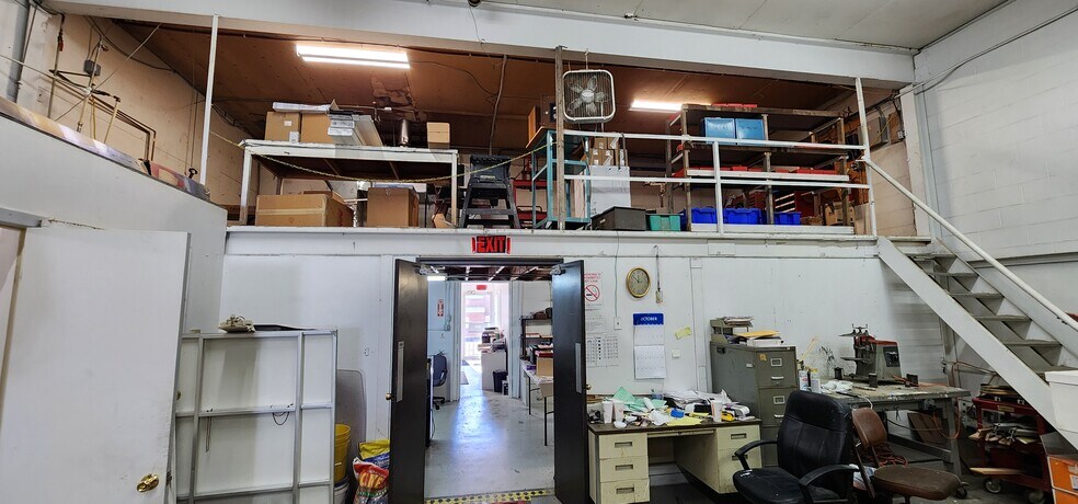 More Photos Of 4 Alcap Rdg, Cromwell Manufacturing For Lease