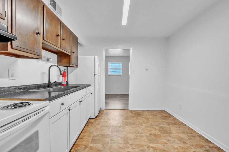 More Photos Of 4700 Upchurch Rd, Knoxville Apartments For Sale