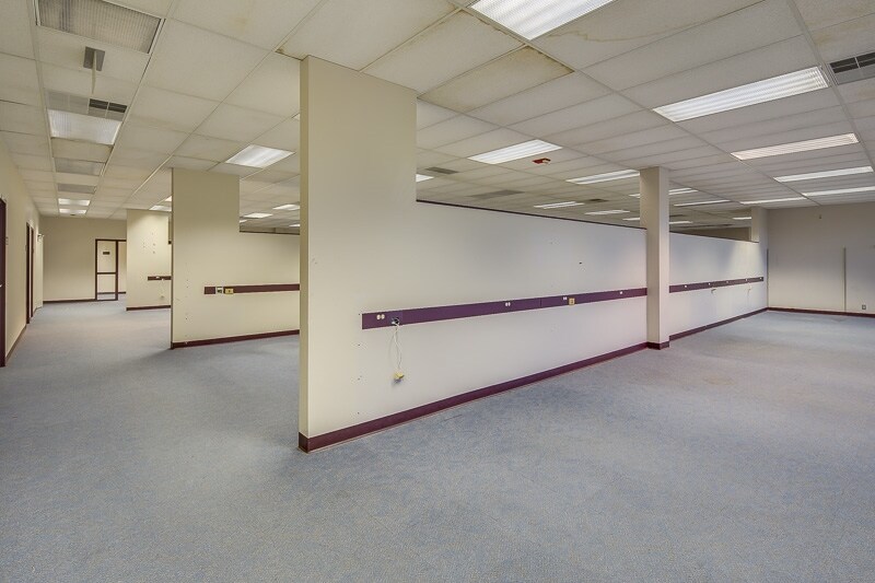 More Photos Of 3796 Lamar Ave, Memphis Office For Sale