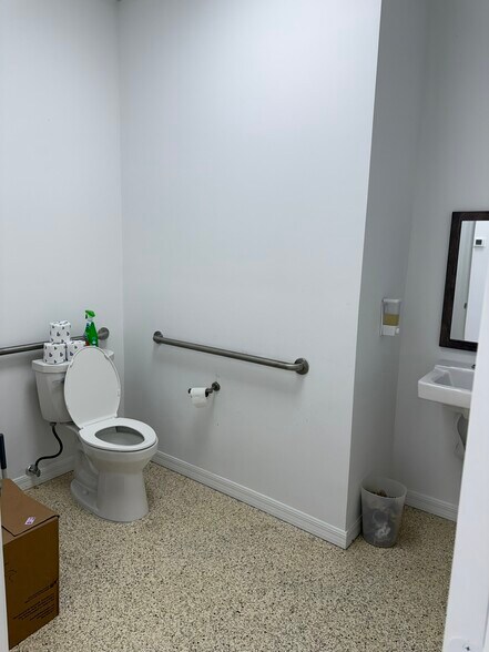 More Photos Of 3020 Fairlane Farms Rd, Wellington Light Distribution For Lease