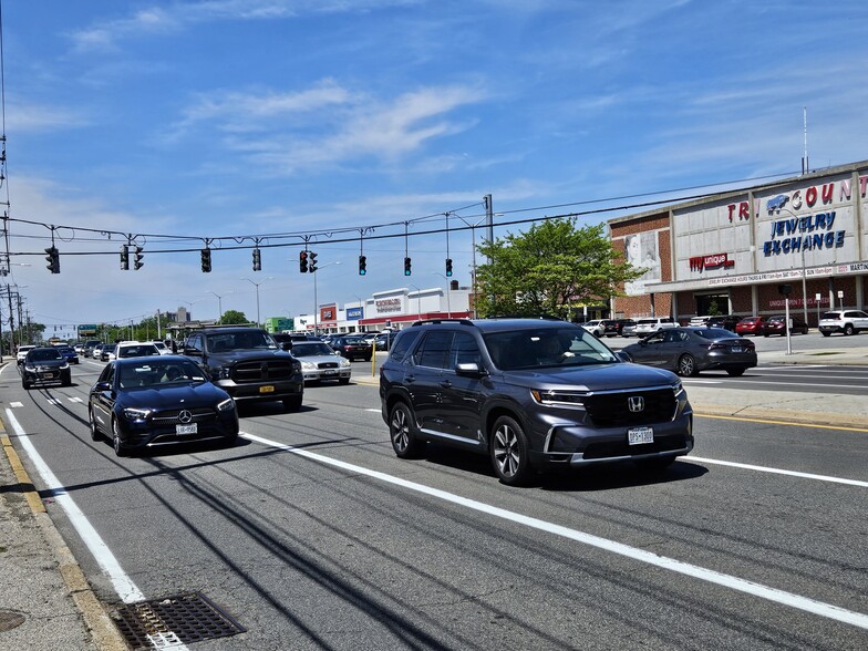 More Photos Of 3056-3068 Hempstead Tpke, Levittown Unknown For Lease