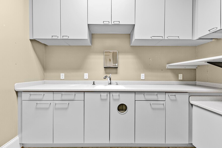 More Photos Of 3829 Cleghorn Ave, Nashville Medical For Sale