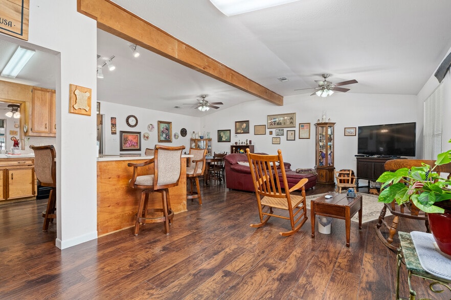 More Photos Of 3966 FM 1781, Rockport Specialty For Sale