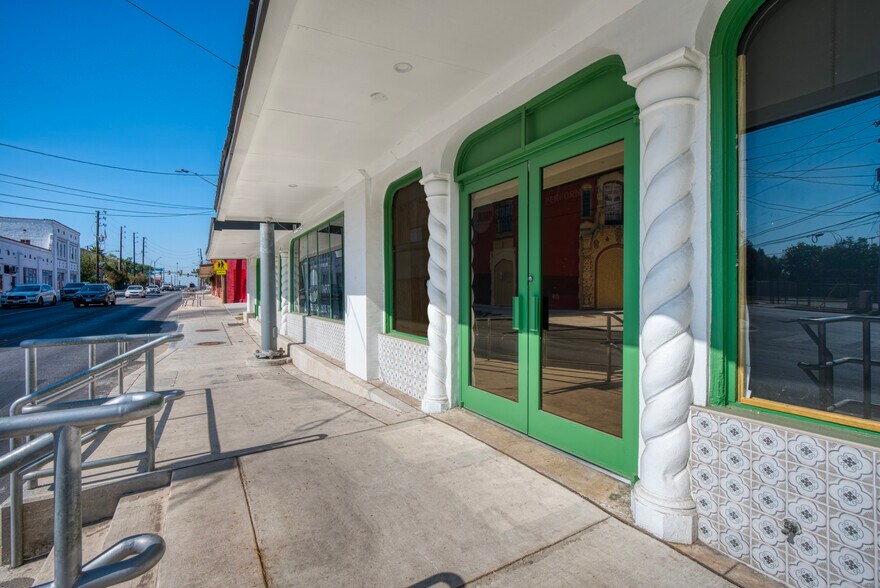 More Photos Of 700-714 Fredericksburg Rd, San Antonio Storefront Retail Office For Lease