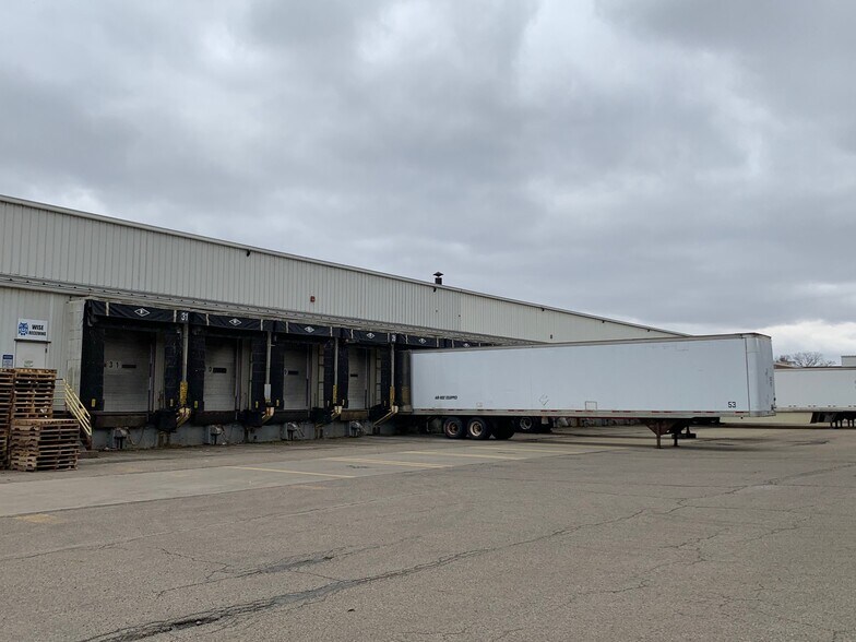 More Photos Of 500 Grant Ave, East Butler Manufacturing For Lease