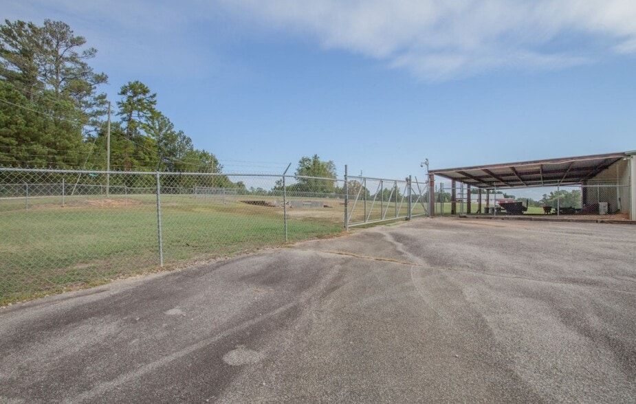 More Photos Of 4519 Highway 27, Buchanan Warehouse For Sale