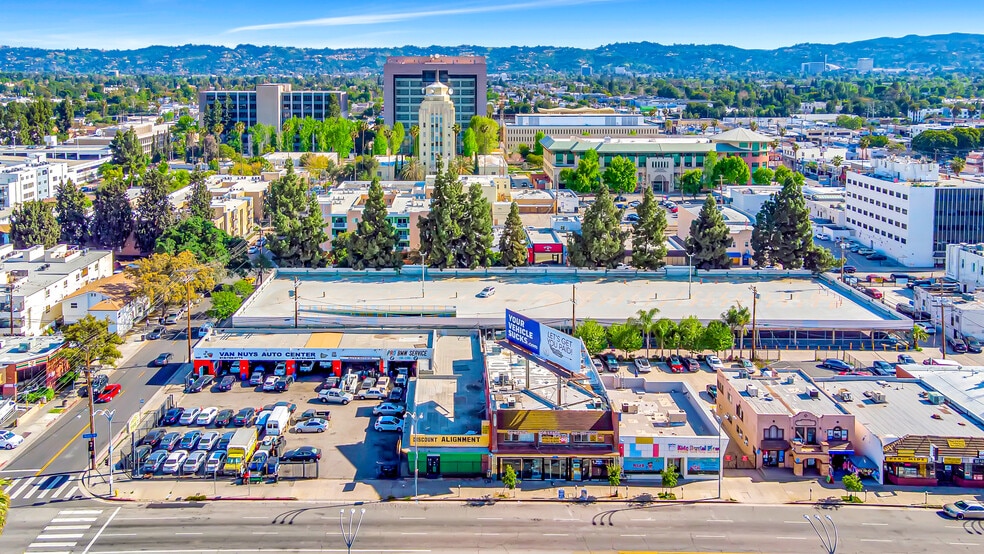 More Photos Of 14416 Victory Blvd, Van Nuys Office For Sale