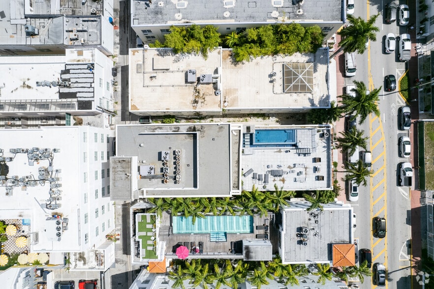 More Photos Of 826 Collins Ave, Miami Beach Storefront Retail Residential For Sale