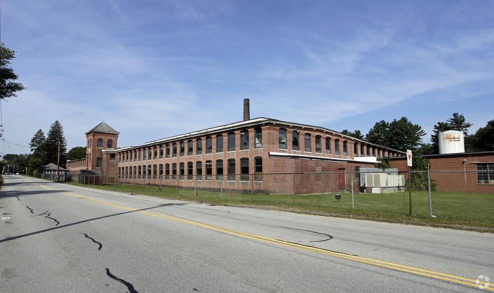 More Photos Of 120 Gilboa St, Douglas Warehouse For Lease