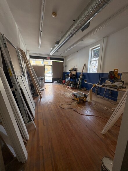 More Photos Of 98 Vreeland St, Staten Island Storefront Retail Residential For Lease