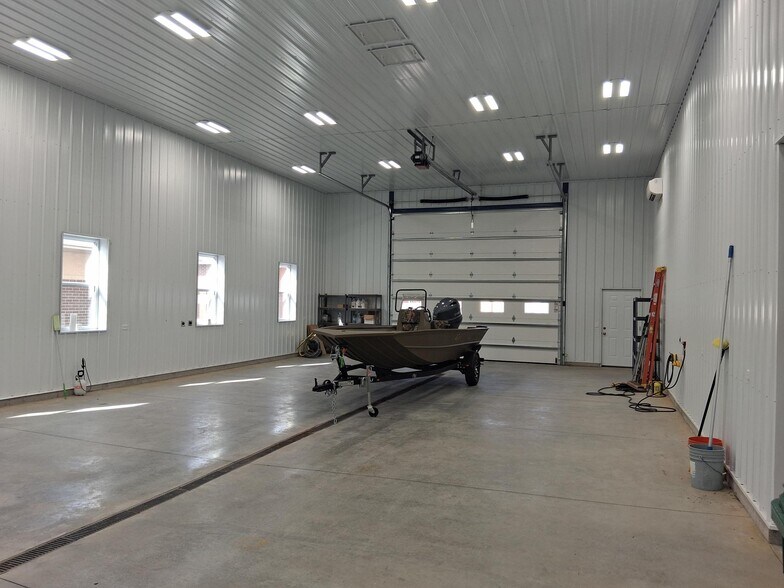 More Photos Of 1117 N Old Route 66, Litchfield General Retail For Sale