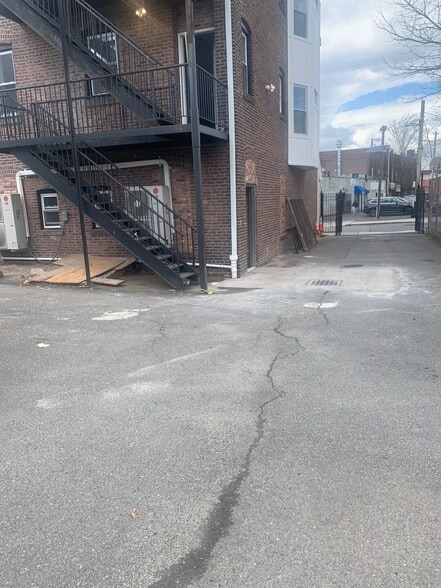 More Photos Of 4 Winans St, East Orange Apartments For Lease