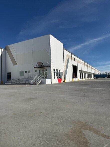 More Photos Of 115 Parkway Dr, Rincon Unknown For Lease