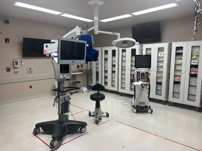More Photos Of 3415 Golden Rd, Tyler Medical For Sale