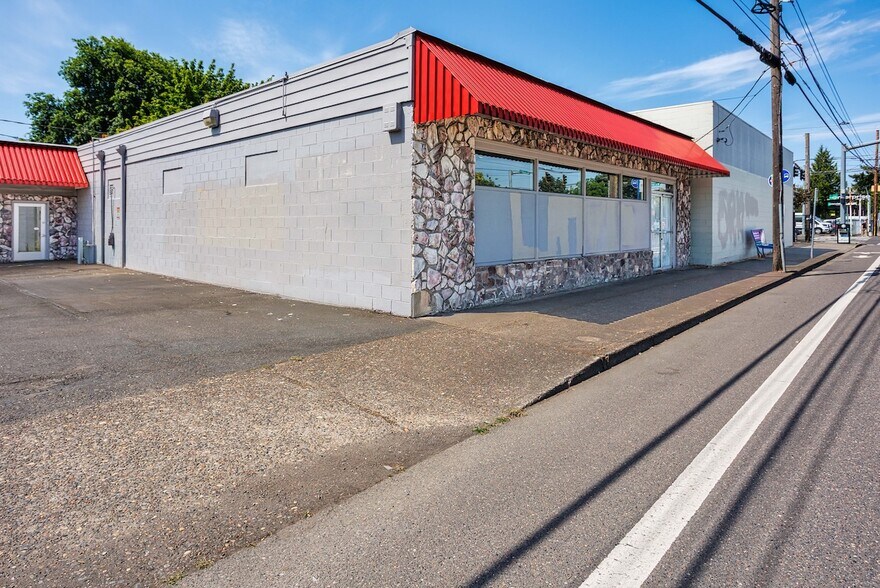 More Photos Of 10234 NE Glisan St, Portland Freestanding For Sale