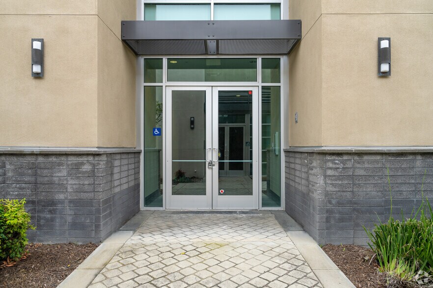 More Photos Of 14738 Pipeline Ave, Chino Hills Office For Lease