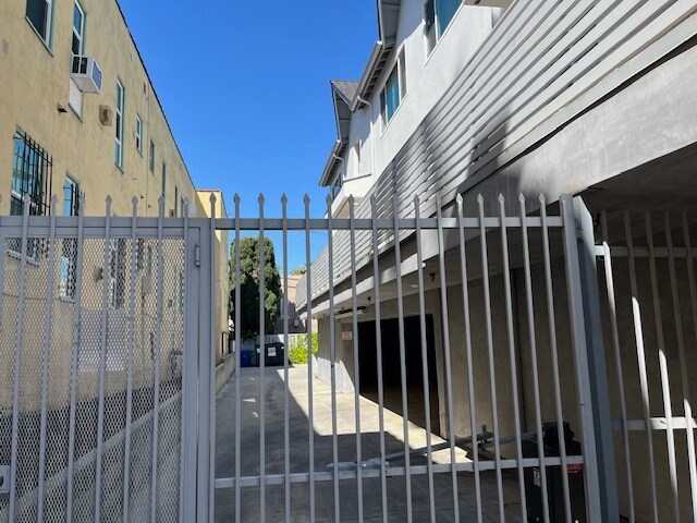 More Photos Of 601 N Normandie Ave, Los Angeles Apartments For Sale