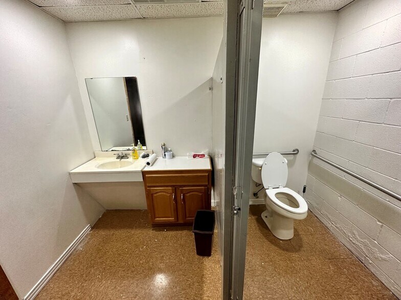 More Photos Of Exit 61, I-22, New Albany MS, New Albany Fast Food For Sale