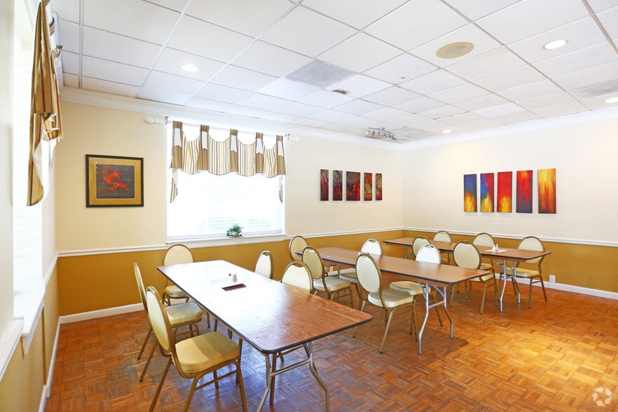 More Photos Of 3501 E Independence Blvd, Charlotte Apartments For Sale