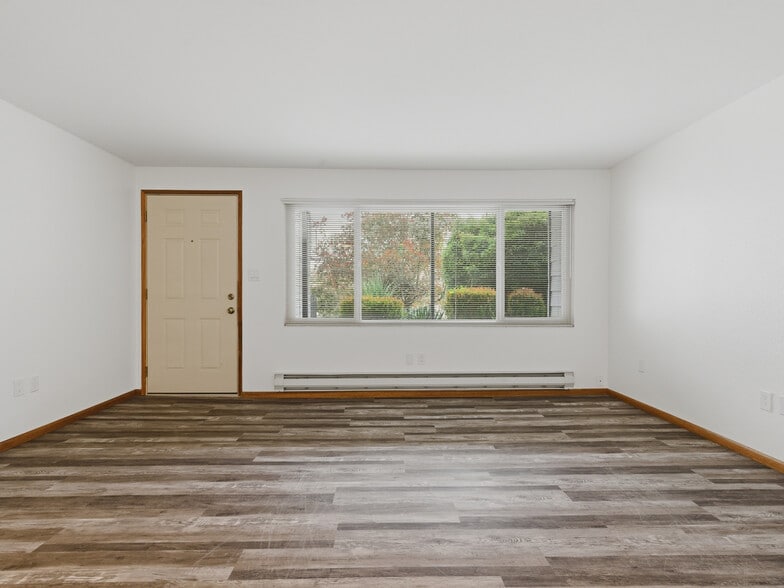 More Photos Of 2629 14th Ave W, Seattle Apartments For Sale