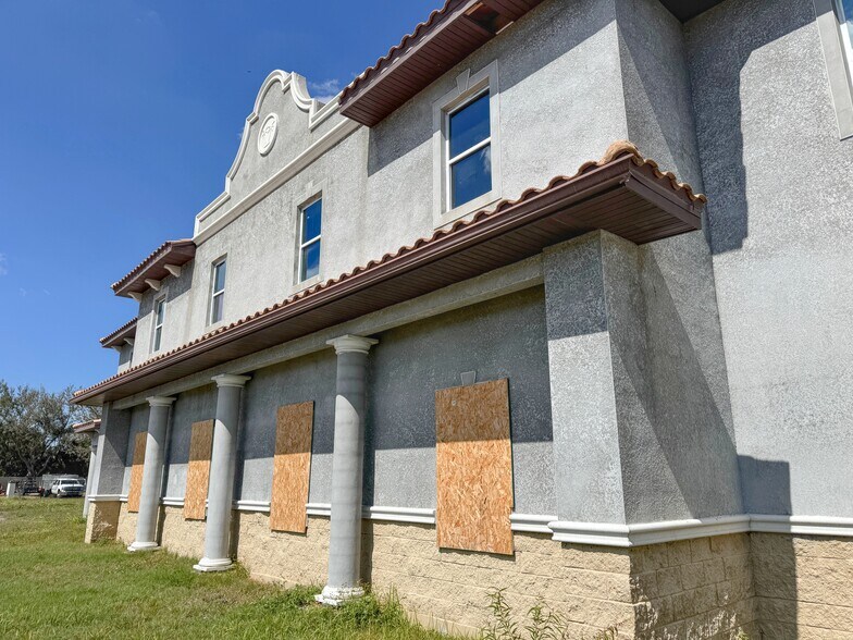 More Photos Of 4207 67, Bradenton Assisted Living For Sale