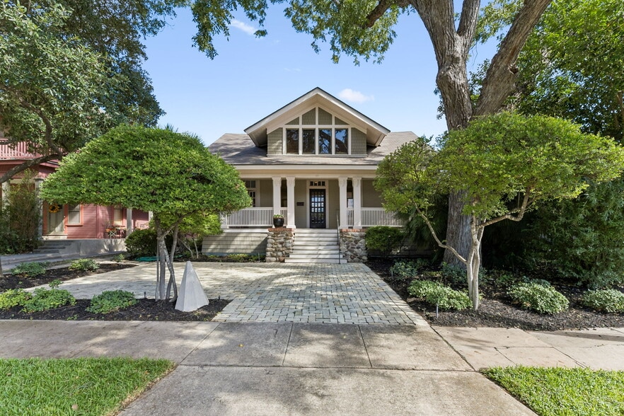 Primary Photo Of 117 W Mistletoe Ave, San Antonio Office For Sale