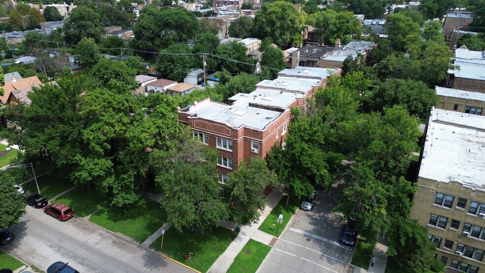 Primary Photo Of 6957 S Michigan Ave, Chicago Apartments For Sale