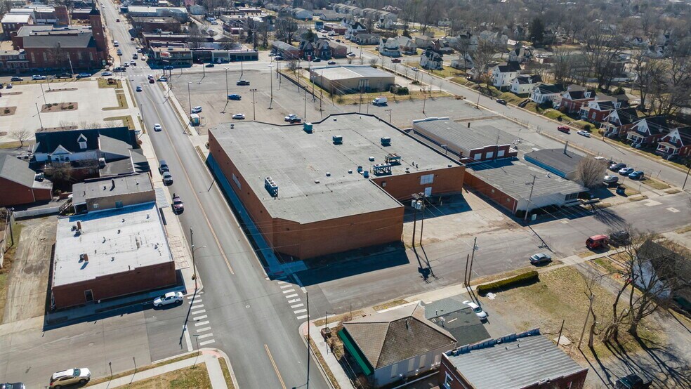 More Photos Of 121 S Sprigg St, Cape Girardeau Supermarket For Sale