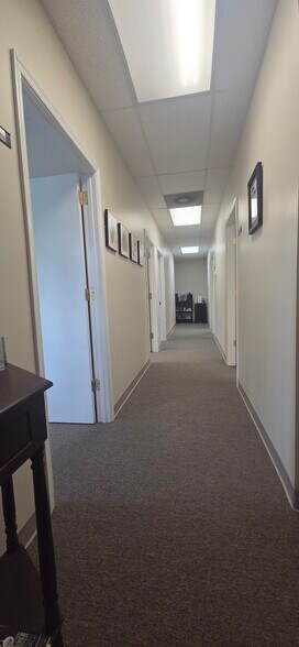More Photos Of 168 Franklin Corner Rd, Lawrenceville Office For Sale