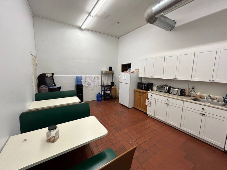 More Photos Of 31 1st St, Lowell Warehouse For Lease