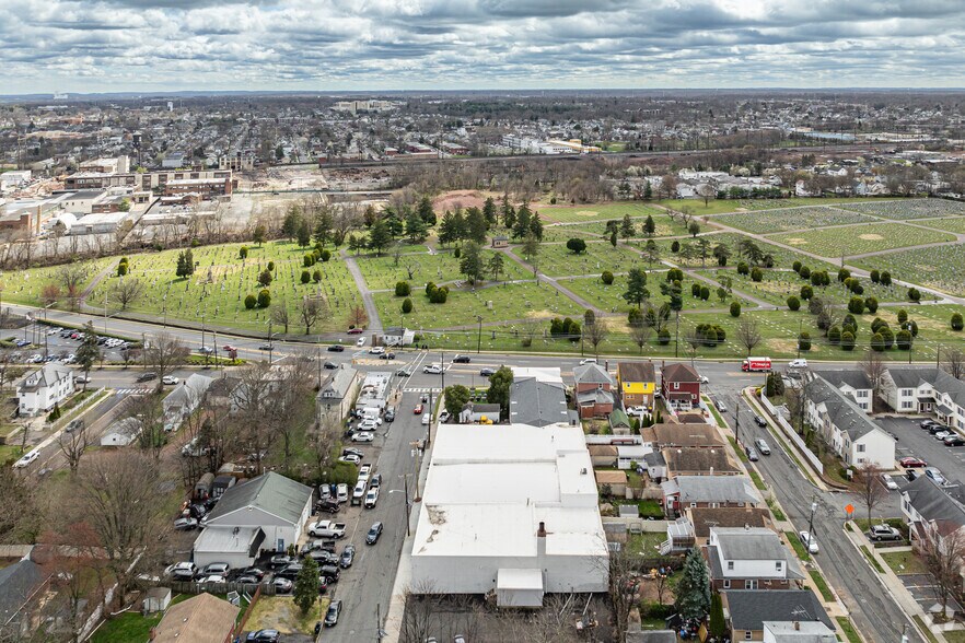 More Photos Of 459 Somerset St, Somerset Warehouse For Sale