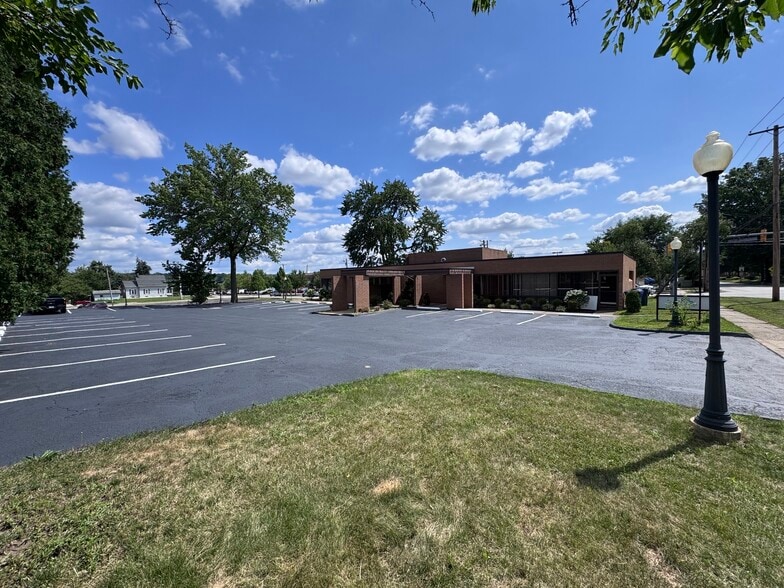 More Photos Of 2341 Oakwood Dr, Cuyahoga Falls Office For Lease