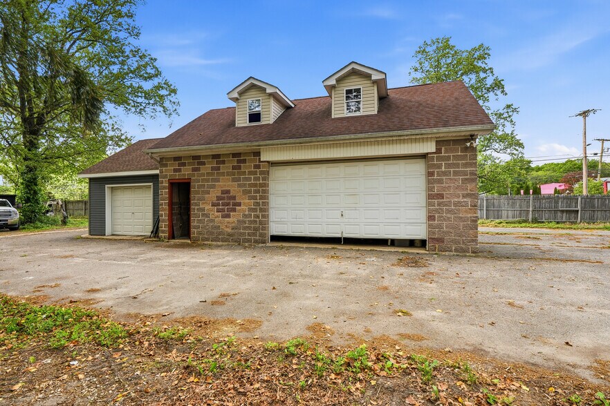 More Photos Of 1990 Lakewood Rd, Toms River Office For Sale