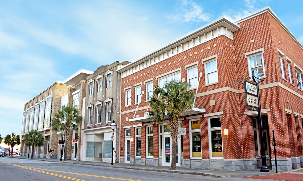 More Photos Of 564 King St, Charleston Storefront Retail Office For Lease