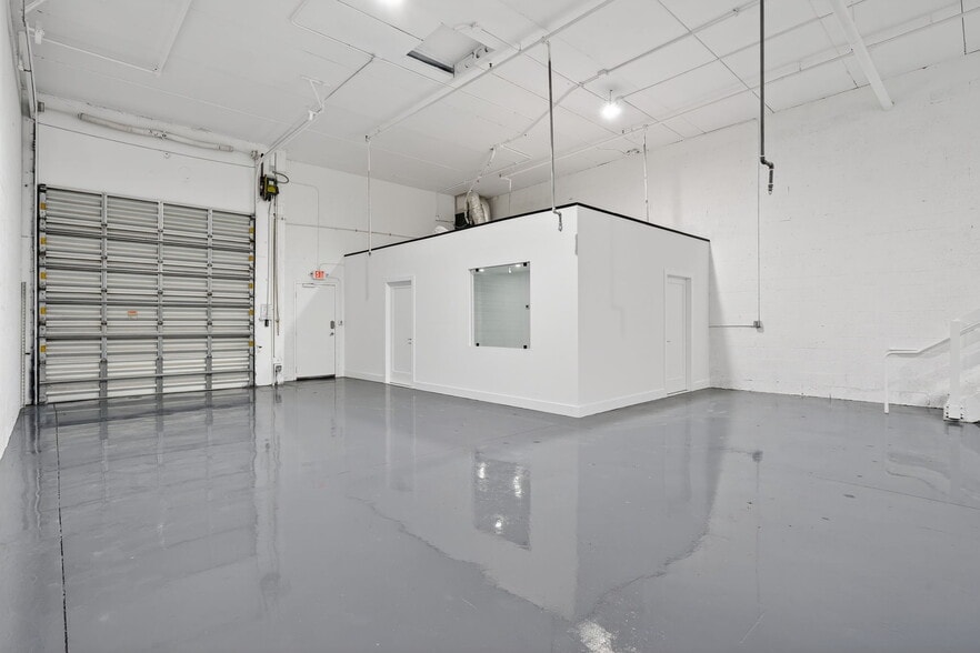 Primary Photo Of 16300 SW 137th Ave, Miami Warehouse For Lease