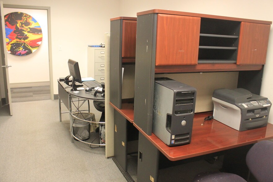 More Photos Of 2475 Hollywood Blvd, Hollywood Office For Lease