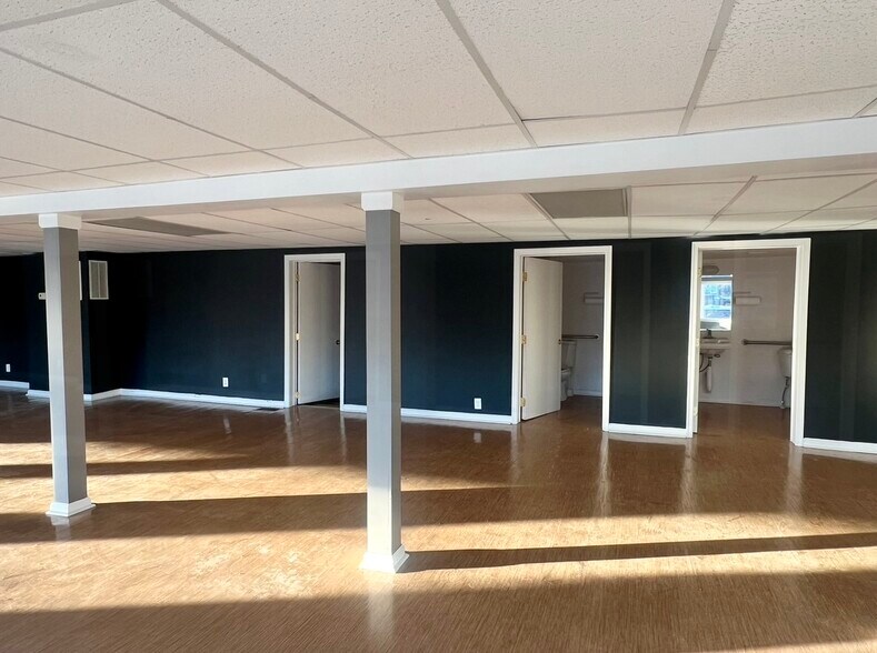 More Photos Of 2106 Pulaski Hwy, Edgewood Auto Dealership For Lease