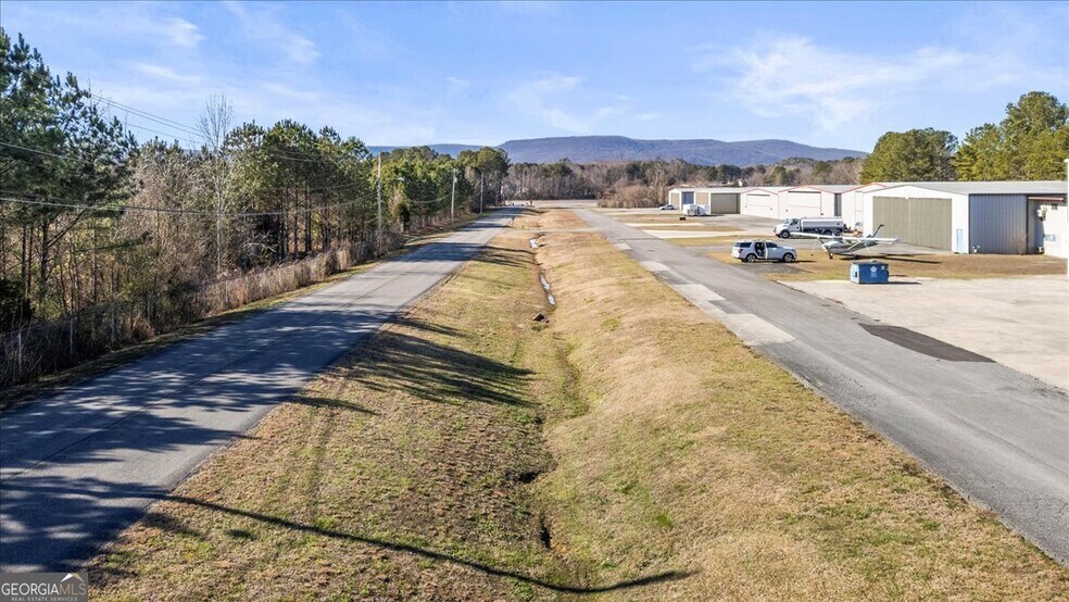 More Photos Of 109 Gasque Dr, LaFayette Airplane Hangar For Sale