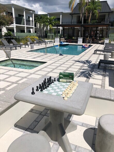 More Photos Of 115 S Lois Ave, Tampa Multifamily For Sale