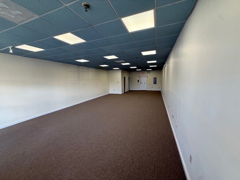 More Photos Of 1638-1662 Falmouth Rd, Centerville Storefront For Lease