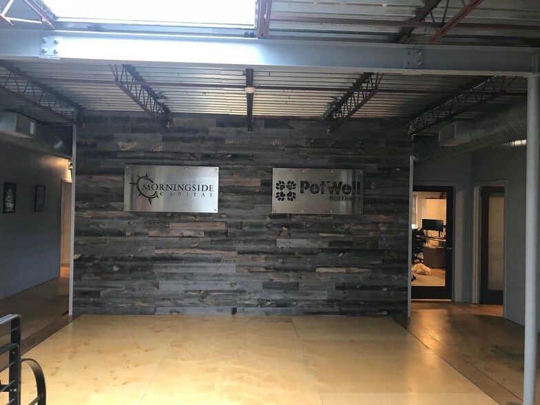 Primary Photo Of 2437 1/2 University Blvd, Houston Office For Lease