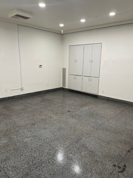 More Photos Of 5860-5862 Avalon Blvd, Los Angeles Medical For Lease