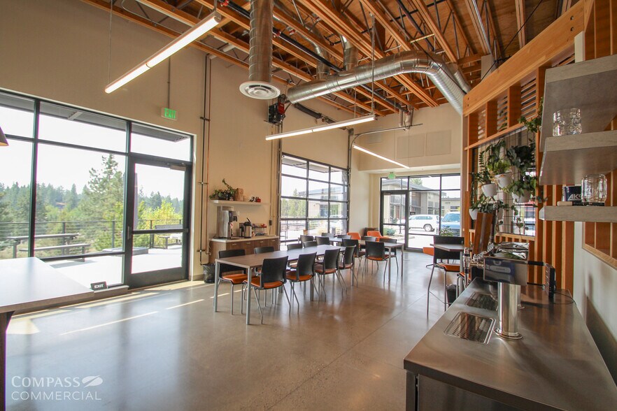 More Photos Of 2723 NW Potts Ct, Bend Office For Lease