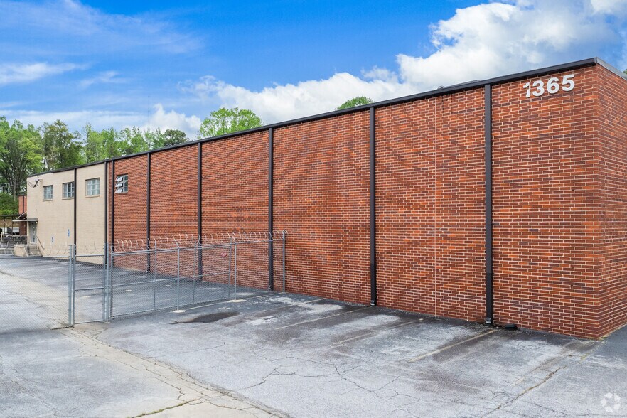 More Photos Of 1365 English St NW, Atlanta Warehouse For Lease