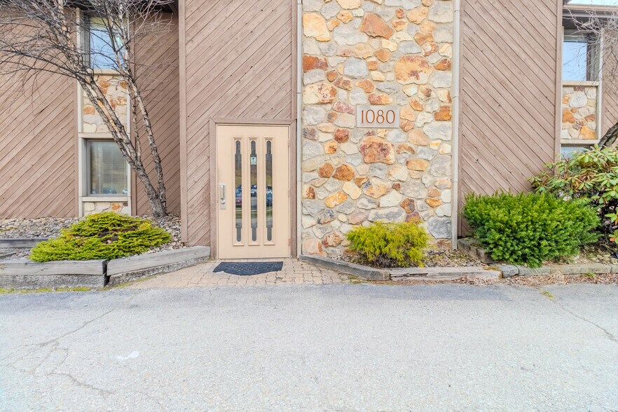 More Photos Of 1080 Long Run Rd, McKeesport Office For Lease